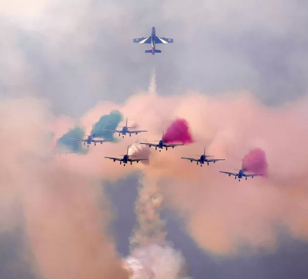 İtalya’da hava gösterisinde korkutan anlar: Dünyaca ünlü Frecce Tricolori ekibine ait 3 uçak havada çarpıştı