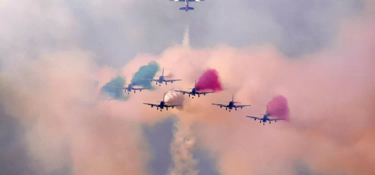 İtalya’da hava gösterisinde korkutan anlar: Dünyaca ünlü Frecce Tricolori ekibine ait 3 uçak havada çarpıştı